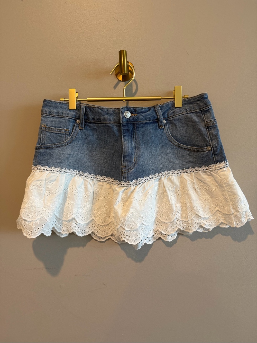Madden NYC Light Wash Denim Mini Skirt with eyelit trim/Size Medium